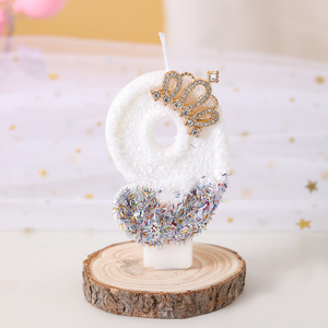 Vendita all'Ingrosso di Decorazioni per Torte con Corone Eleganti, Candele Numeriche per Matrimoni, Feste di Natale e Compleanni, Direttamente dalla Fabbrica - Product Image 4
