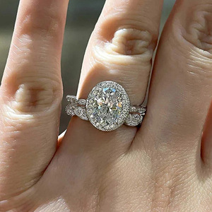 Anello di Fidanzamento in Oro Bianco con Diamante Taglio Ovale Naturale Colore D Gioielli da Donna - Product Image 6