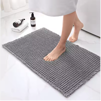 Tapis de Bain en Polyester à Motifs Gaufrés Antidérapant Super Absorbant Réversible Utilisation Domestique et Hôtelière Tapis de Bain avec Pompons
