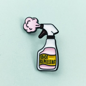 Repelente de Idiotas Europeo-Americano Transfronterizo, Dibujos Animados Creativos, Agente de Limpieza, Botella con Pulverizador, Insignia, Ropa de Moda Personalizada - Product Image 1