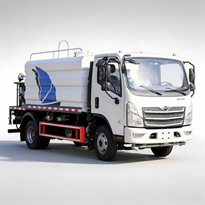 Camión Cisterna FOTON 4X2 de 6000L con Boquilla Delantera, Barra de Rociado Trasera y Rociador Lateral - Product Image 1
