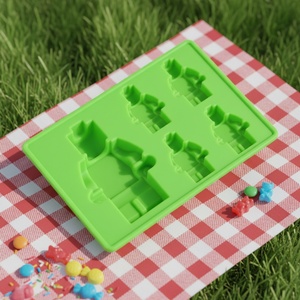 TangChu en stock al por mayor, molde de silicona de 5 piezas con forma de robot para chocolate, molde de yeso aromático, incienso DIY casero para salida de aire, a granel - Product Image 1