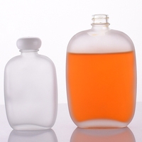 Design de mode 250ml 8oz Bouteilles en verre liqueur oblate givrée avec bouchon champignon