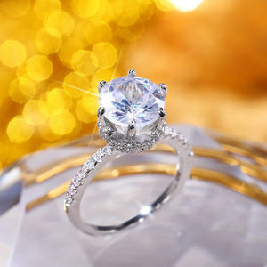 Anello Nuziale di Lusso a Sei Punte per Donne, Elegante Gioiello da Sposa - Product Image 1