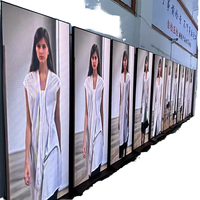 Affichage numérique LED mobile pliable OEM avec gestion par application à distance pour la présentation de produits en magasin d'électronique