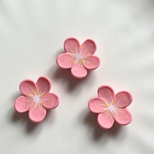 Nueva Figura Decorativa de Resina con Diseño de Flor de Ángel y Cereza, para Decorar Fundas de Teléfono y Accesorios para el Cabello - Product Image 4