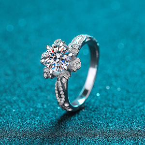 Phụ Kiện Thời Trang Cho Phụ Nữ VVS PT950 Bạch Kim 1 Carat Moissanite Emerald Cắt 925 Sterling Silver Engagement <span class=keywords><strong>Ring</strong></span> Trang Sức - Product Image 5