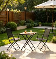 Ensemble de mobilier de patio carré moderne et durable pour l'extérieur, 3 pièces, avec tables et chaises pliantes à structure métallique, idéal pour les cafés et restaurants.