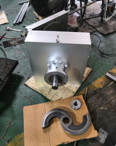 Automatischer selbst reinigender Sieb wechsler, spezial isiert auf das Filtern von Recycling von Kunststoffs chrott für Kunststoff granulat oren - Product Image 4