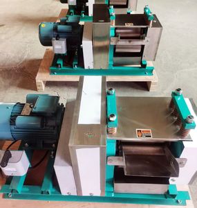 Presse à jus de canne à sucre et de fruits électrique automatique haute productivité Restar 800 kg/h avec moteur 220V 3000W - Product Image 4