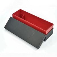 Boîte cadeau rigide de luxe personnalisée avec logo, fabriquée par une usine OEM professionnelle, avec fermeture magnétique et cordon portable.