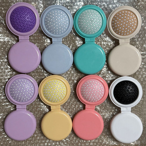 Peigne à cheveux rond pour enfants <span class=keywords><strong>et</strong></span> femmes, miroir portable pliable pour retouches <span class=keywords><strong>de</strong></span> <span class=keywords><strong>maquillage</strong></span>, houppette à coussin d'air, vente en gros disponible - Product Image 2
