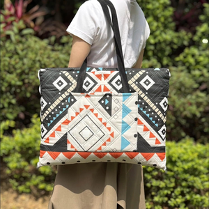 Manta <span class=keywords><strong>de</strong></span> Picnic Plegable Impermeable y Resistente a <span class=keywords><strong>la</strong></span> <span class=keywords><strong>Arena</strong></span> con Cierre, se Guarda en una Bolsa Compacta para Jardín, <span class=keywords><strong>Playa</strong></span> y Camping - Product Image 4