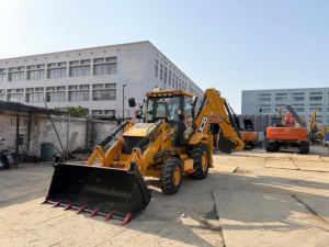 รถตักล้อยาง JCB 3CX ของแท้ใหม่ เครื่องยนต์ทรงพลัง แรงสั่นสะเทือนต่ำ รถขุดตักอเนกประสงค์ สำหรับงานโครงสร้างพื้นฐาน - Product Image 1