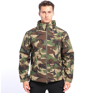 เสื้อแจ็คเก็ต DFJ01Tactical สำหรับผู้ชาย เสื้อกันน้ำสำหรับกิจกรรมกลางแจ้ง มีฮู้ด กันลม เหมาะสำหรับทำงาน ทำจากวัสดุ SoftShell มีกระเป๋าหลายช่อง เหมาะสำหรับการล่าสัตว์ ขี่มอเตอร์ไซค์ และกันลมในฤดูหนาว - Product Image 5