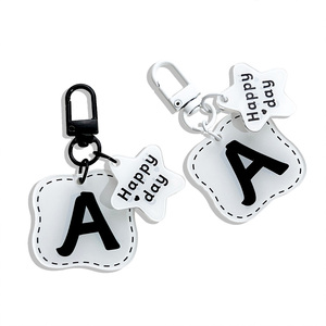 Llavero de acrílico con letras inglesas de alta calidad, antipérdida, creativo, para parejas, diseño de dibujos animados, colgante de moda para bolso, diseño lindo, personalizable - Product Image 4