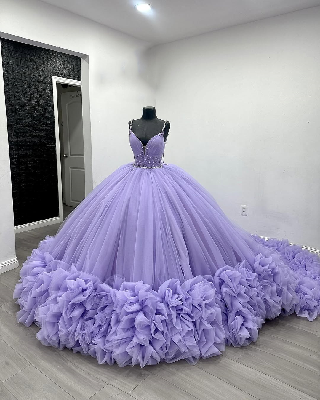 Ruolai QD038 Simple Lavender Quinceanera Dresses Ruched Crystal Ruffles  Layering Long Tail Vestido 15 Quinceanera| Alibaba.com