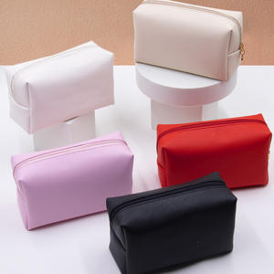 Sacs cosmétiques en cuir PVC personnalisables, haute performance et économiques pour les entreprises en forte demande. - Product Image 1