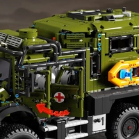 Puzzle T4023 3850 pièces, ambulance militaire tout-terrain, camion de secours sur le champ de bataille, modèle de construction en briques MOC DIY, jouet voiture