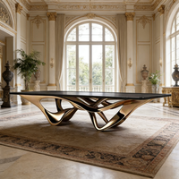 Table à manger de luxe contemporaine avec base sculptée en or organique, mobilier d'art moderne pour espaces de repas haut de gamme