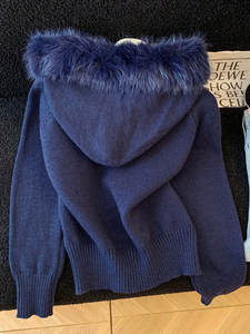 Vente en gros – Nouvelle collection automne-hiver 2026 – <span class=keywords><strong>Cardigan</strong></span> pull tricoté à <span class=keywords><strong>capuche</strong></span> avec col en fourrure de renard, couleur unie, manches longues, pour <span class=keywords><strong>femme</strong></span> - Product Image 3