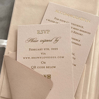 Luxueux Souvenir Vintage Élégant Faire-part de Mariage Pressé, Monogramme Doré, Imprimé en Letterpress sur Velours, Carte d'Invitation de Mariage Type Folio