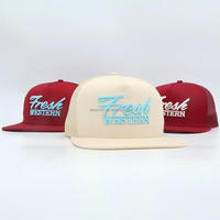 Casquettes de sport en maille à 5 panneaux avec logo en caoutchouc personnalisé de haute qualité en gros