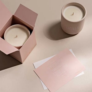 เทียนหอมอโรมาเธอราพี กลิ่นไม้จันทน์และลูกแพร์ ผสมไขถั่วเหลือง 60% สีโรสโกลด์สุดหรู ขนาด 10 ออนซ์ สำหรับขายส่งและขายต่อ - Product Image 6