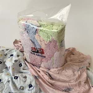 Trapos de camiseta reciclados de color claro de 25 kg para uso industrial, trapos de limpieza de algodón reciclado. - Product Image 1