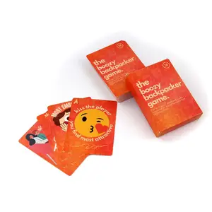 Le fabricant a fourni des cartes à jouer en papier fini mat personnalisées, imprimées par votre propre jeu de cartes Bard Design