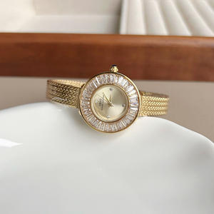 Montre <span class=keywords><strong>IBSO</strong></span> Nouveau Modèle 9218 Quartz Cadran 28mm Étanche 30M Bracelet en Maille Acrylique Compacte Diamants Commerce Extérieur Transfrontalier - Product Image 2