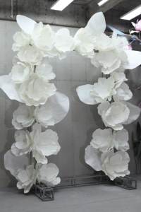 Décoration suspendue, grandes fleurs artificielles en papier pour magasin de bijoux, événement de mariage, fleurs décoratives - Product Image 2