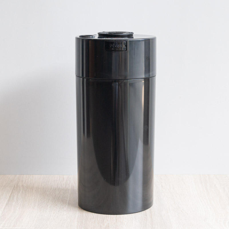 สีดำล้วน