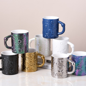 Tazza da Caffè in Ceramica con Rilievo di Crateri Lunari, Tazza in Porcellana con Texture Planetaria 3D Metallizzata per Uso Quotidiano - Product Image 1