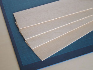 Offre Spéciale 100mm * 1000mm Kit <span class=keywords><strong>d</strong></span>'<span class=keywords><strong>avion</strong></span> feuilles de bois de Balsa non finies modèles <span class=keywords><strong>d</strong></span>'<span class=keywords><strong>avion</strong></span> chine vente 1000*100MM feuilles de bois de Balsa - Product Image 5