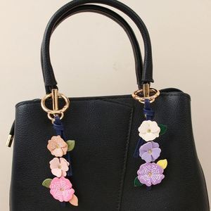 Exquisito Bolso de Cuero PU, Accesorios Retro Estéticos para Llaveros, Dijes de Flores para Bolsos de Mujer - Product Image 2