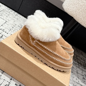 Botas de Invierno de Piel de Oveja de Diseño de Lujo, Ligeras y de Alta Calidad, Botas Cortas Estilo UGG con Suela Gruesa para Caminar - Product Image 1