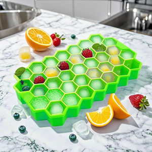<span class=keywords><strong>Bac</strong></span> à glaçons en <span class=keywords><strong>silicone</strong></span> avec couvercles amovibles 37 grilles Moule à glace créatif en nid d'abeille Facile à bricoler Outils de fabrication de crème glacée à usage domestique - Product Image 1