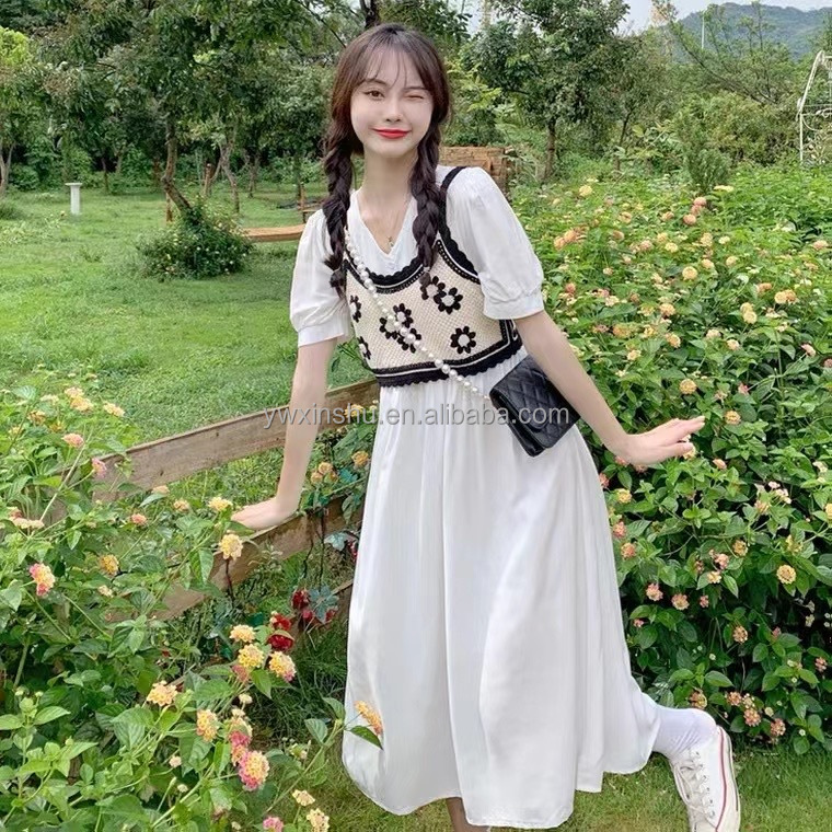 Floral Motif Hand Knitted Vest　美品　希少 NUFIWI Women Vintage Embroidered Floral Vest Top Y2k