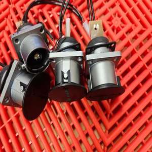 Yeni PL00X-501-10M8-2 PowerLok G2 Priz 500A Yeni Orijinal Hazır Stok Endüstriyel Otomasyon PAC Özel PLC Programlama Co. - Product Image 1