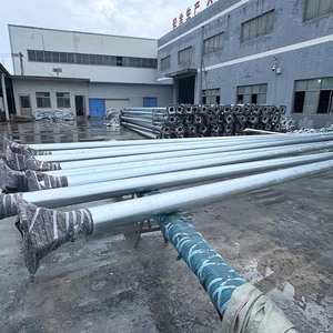 Poteau d'éclairage de rue en acier Q235B anti-corrosion, robuste, galvanisé pour port côtier - Product Image 3