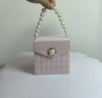 Boîte-cadeau d'emballage en carton Spot Boîte d'emballage de cadeau de luxe pour la Saint-Valentin Poignée de boîte d'emballage de mariage unique
