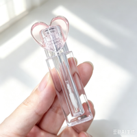 Tubes de brillant à lèvres coeur rose clair de 3.5ml Récipient d'huile à lèvres vide carré Tubes et emballage de brillant à lèvres personnalisés