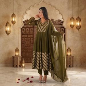 ชุดเดรส Anarkali ดีไซน์หรูหราสำหรับผู้หญิง พร้อมกางเกงและผ้าคลุมไหล่ ผ้าไหมเนื้อหนา ทรงบานยาวถึงข้อเท้า ไม่ยับง่าย เหมาะสำหรับงานปาร์ตี้ - Product Image 1