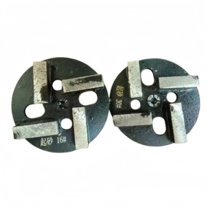 Bloc de ponçage diamanté spécial 4 pouces 4 segments pour le décapage de la poussière des sols en béton chaux endommagés par le gel - Product Image 1