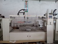 Machine à cinq axes personnalisée pour la pulvérisation de produits ronds carrés en verre plat pour boîtier d'ordinateur