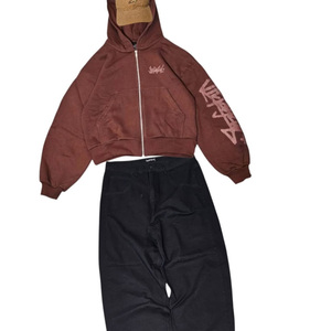 เสื้อไหมพรมถักแบบสั่งทำพิเศษ หนานุ่ม สไตล์วินเทจ ซิปหน้า ล้างสีแบบแอซิดวอช ผ้าฝ้าย 100% ทรงโอเวอร์ไซส์สำหรับผู้หญิง กระเป๋าแต่งแบบดิสเทรส ทรงบ็อกซี่ ตัดสั้นด้านหน้า ODM - Product Image 5