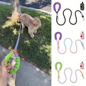 Kit de promenade 2-en-1 mains libres pour chien : laisse réglable, laisse de poitrine et laisse coulissante pour chiens de taille moyenne à grande - Product Image 1