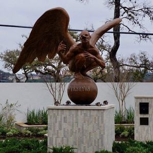 Statue d'ange <span class=keywords><strong>nu</strong></span> <span class=keywords><strong>masculin</strong></span> ailé en bronze, grande taille, décorative pour jardin, populaire, accroupi sur une boule - Product Image 2