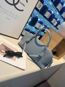 Pochette dôme allongée en cuir véritable exclusif, Cadeaux d'affaires VIP de Dubaï, Personnalisation pour propriétaires de marques, Fabricant B2B - Product Image 1